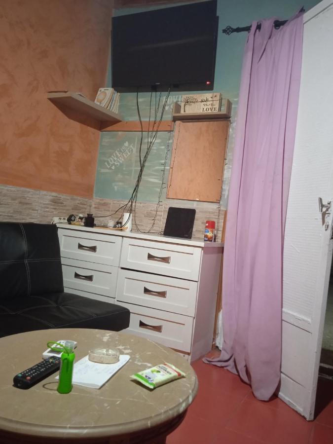Το Μικρό Σπίτι Στη Φάρμα! Apartment Acharnes Bagian luar foto