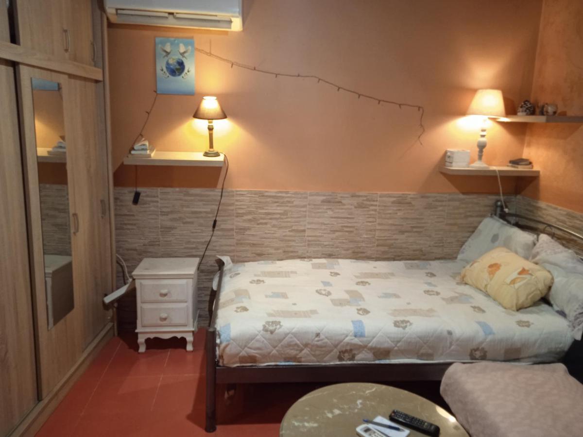 Το Μικρό Σπίτι Στη Φάρμα! Apartment Acharnes Bagian luar foto